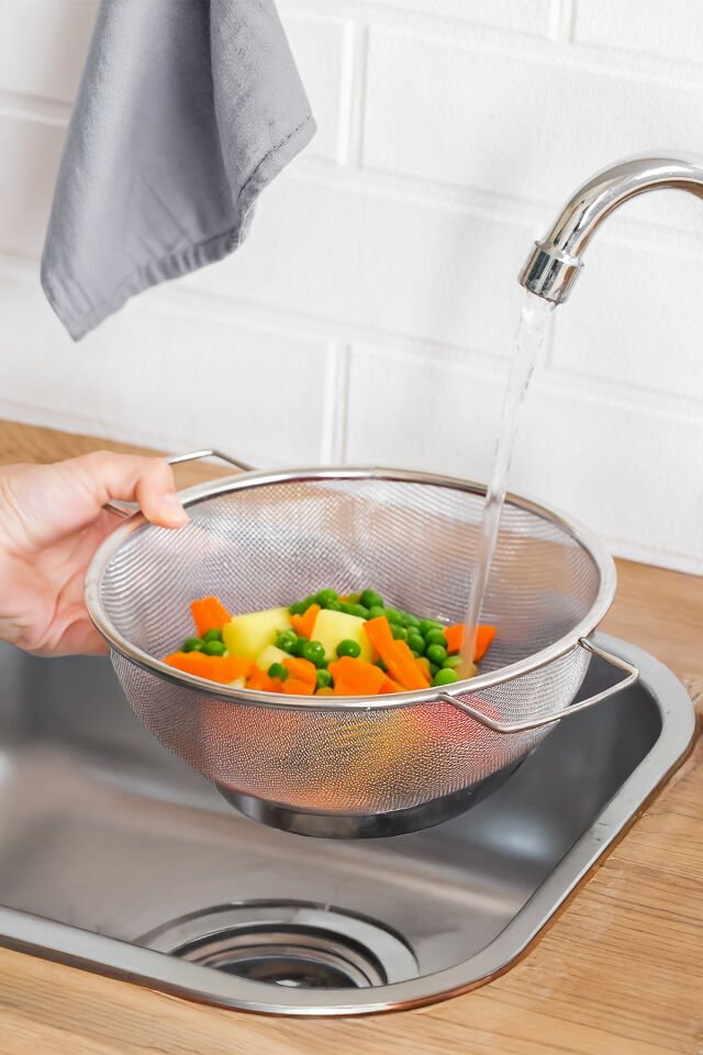 Porsima İvory Kulplu Paslanmaz Çelik Süzgeç Mutfak Eleği Meyve ve Sebze Yıkama Aparatı Kevgir 20cm