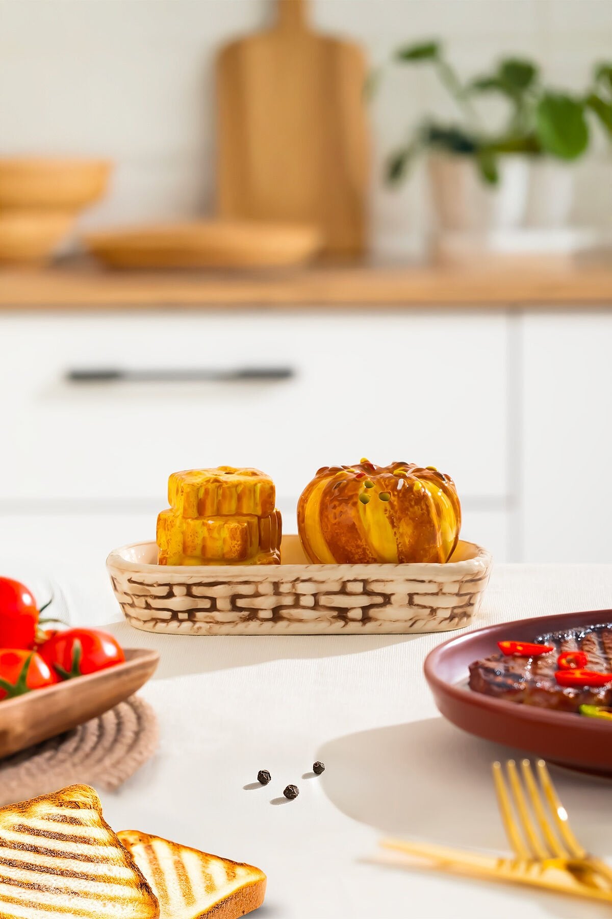 Porsima Mıo-038-1 Kuru Pasta Motifli 2li Standlı Tuzluk Biberlik Seti