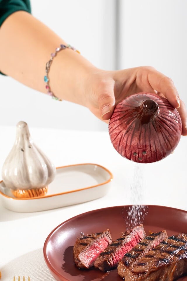 Porsima Mıo-036 Soğan Sarımsak Motifli 2li Standlı Tuzluk Biberlik Seti