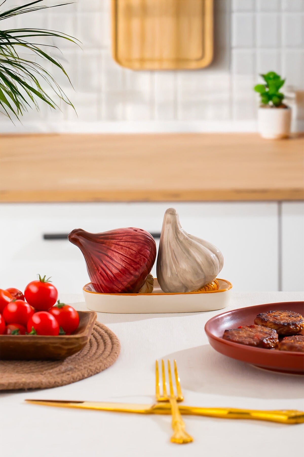 Porsima Mıo-036 Soğan Sarımsak Motifli 2li Standlı Tuzluk Biberlik Seti