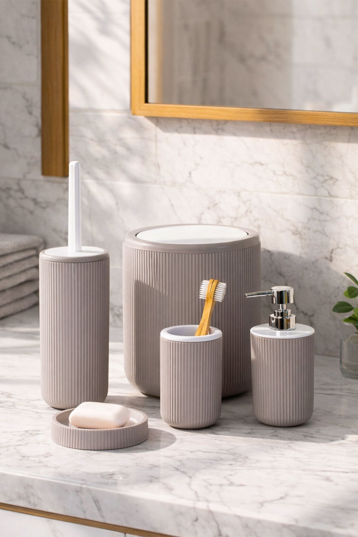 Perotti 33031500001-3 5 Parça Yuvarlak Banyo Seti - Çöp Kovası, Sabunluk, Diş Fırçalığı Ve Silikon Wc Fırçası Taupe-beyaz Beyaz - Kahverengi