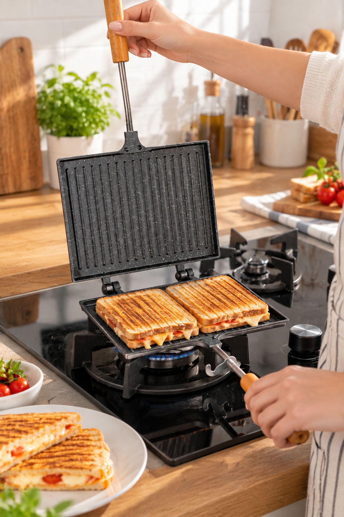 Porsima Çift Taraflı Ocak Üstü Tost Makinesi 17x23 cm – Granit İç Yüzeyli Ahşap Saplı Klasik Tost Tavası