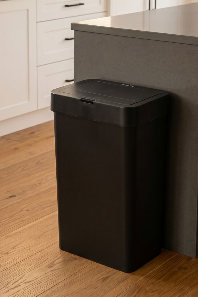 Porsima Me-05-1 Hareket Sensörlü Sessiz Kapatma Çöp Kutusu Banyo Mutfak Çöp Kovası Kapaklı Banyo Çöp Kovası 2 adet AA Pil Siyah 50LT