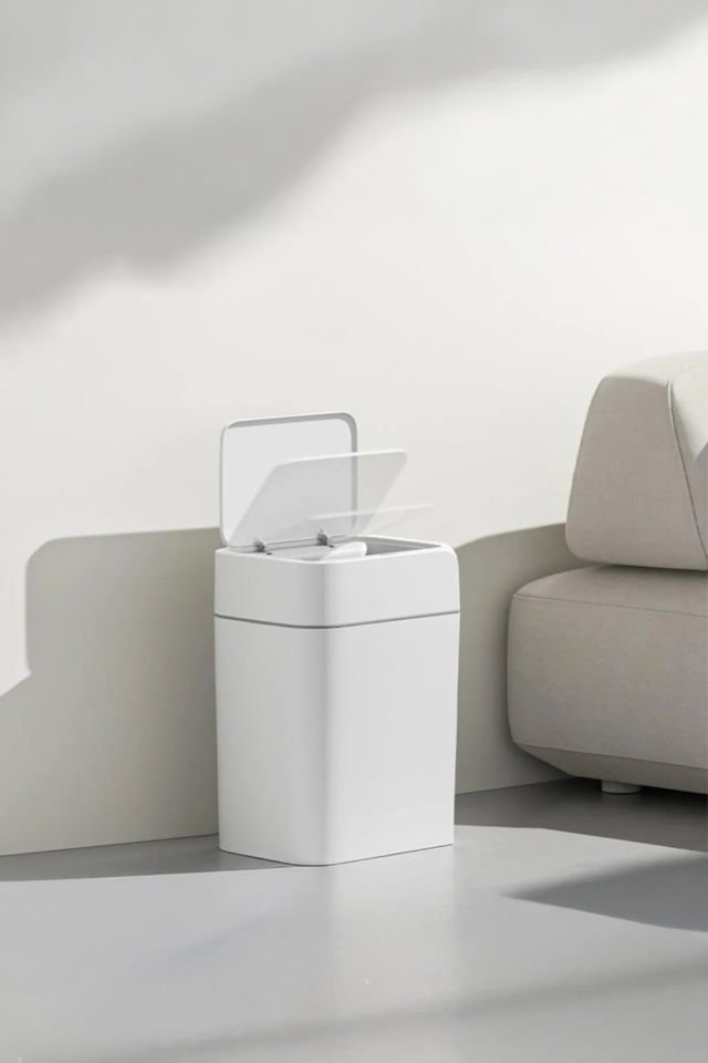 Porsima 4147 Hareket Sensörlü Sessiz Kapatma Çöp Kutusu Banyo Mutfak Çöp Kovası Kapaklı Banyo Çöp Kovası 2 adet AA Pil 12LT