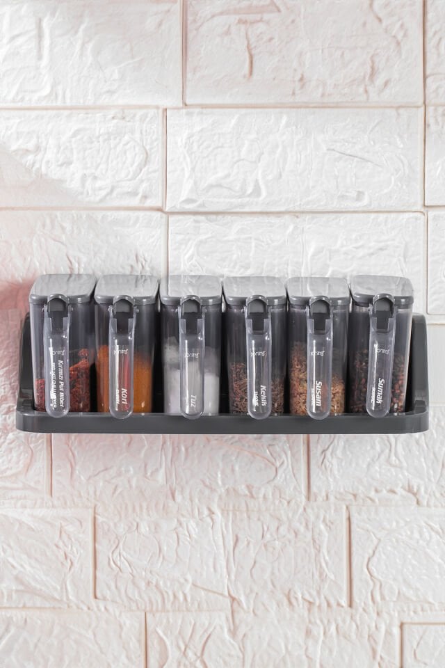 Porsima 1182 6 Lı Standlı Kendinden Yapışkanlı Kapaklı Kaşıklı Baharatlık Takımı -etiketli Baharatlık