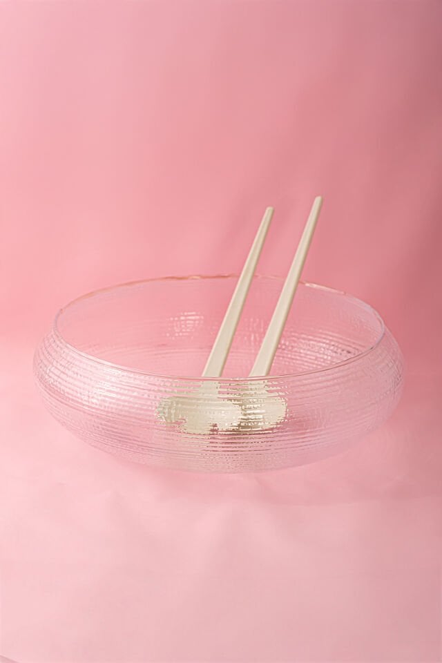 Porsima 4306 El Yapımı Büyük Boy Kendinden Kaşıklı Cam Salata Meyve Çerez Makarna Sunum Kasesi Şeffaf 24 cm