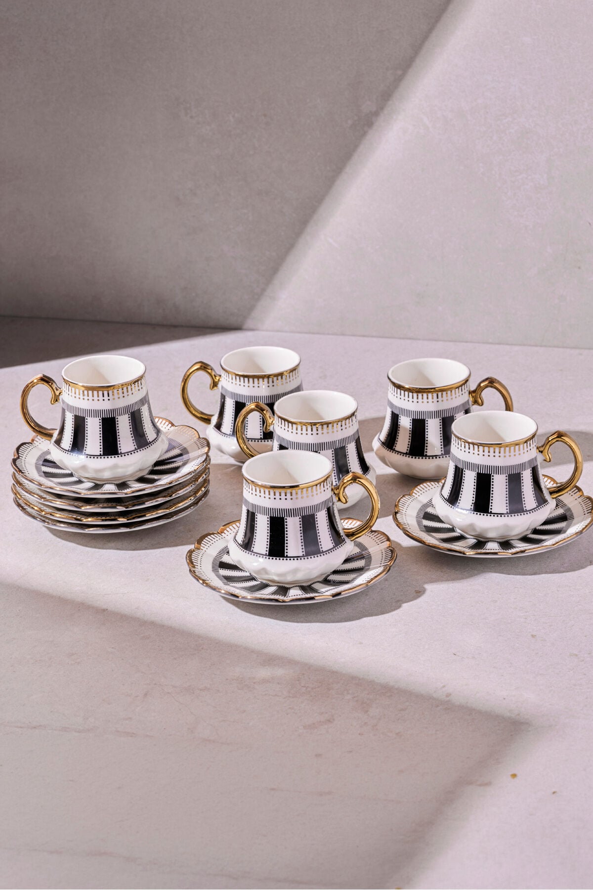 Perotti Cihangir 6 Kişilik Porselen Siyah Beyaz Çizgili Gold Kahve Fincanı