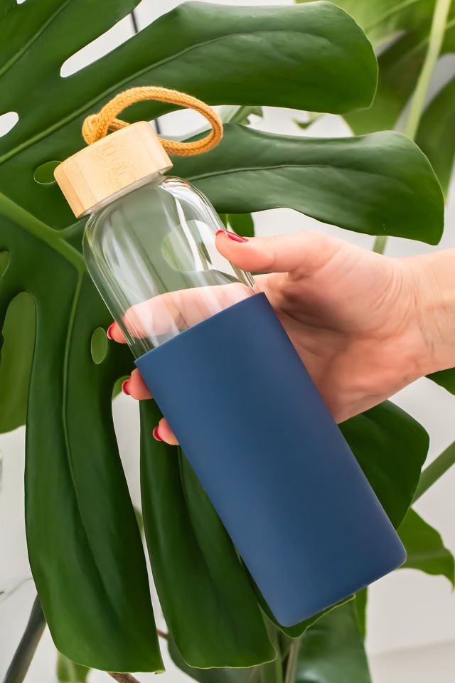 Porsima 2409-6 Matara 550 ml - Bambu Kapaklı Suluk Mavi Kılıflı Borasilikat Cam Su Şişesi